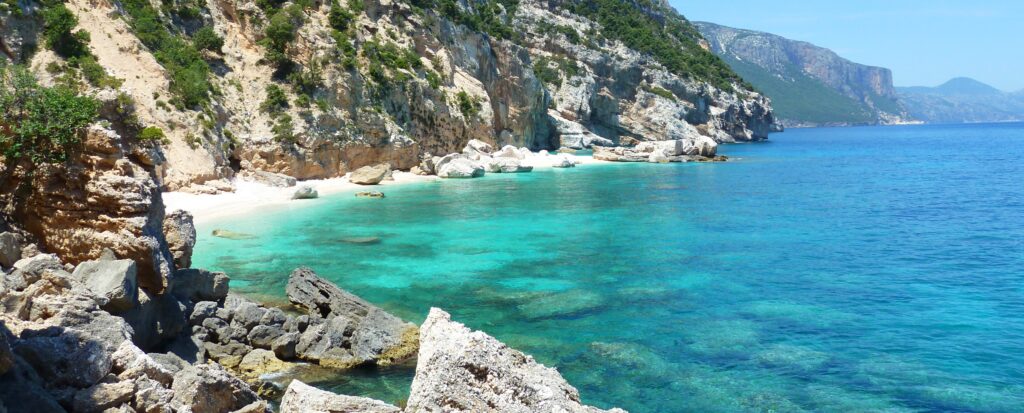 Cala Mariolu – A 2ª Praia Mais Bonita do Mundo em 2024